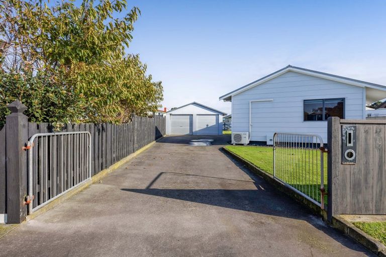 Photo of property in 23 Pohutukawa Drive, Opunake, 4616