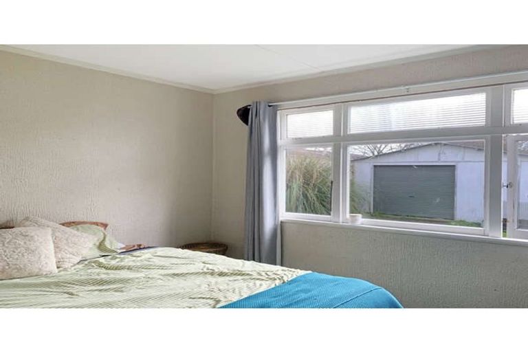 Photo of property in 24 Mckenzie Street, Levin, 5510