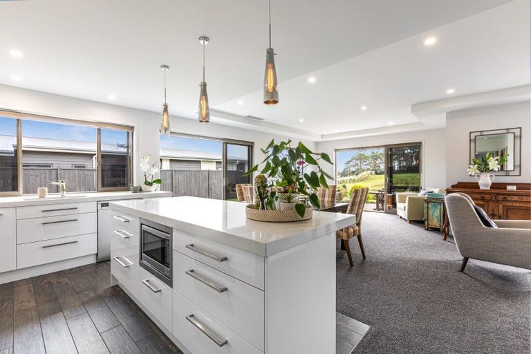 Photo of property in 15b Goble Road, Clarks Beach, Pukekohe, 2679