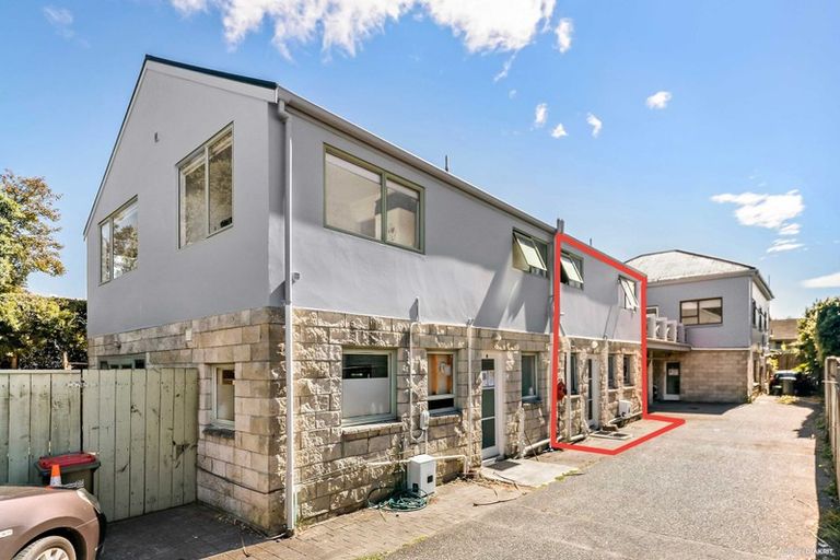 Photo of property in 2/21 Grove Road, Sandringham, Auckland, 1025