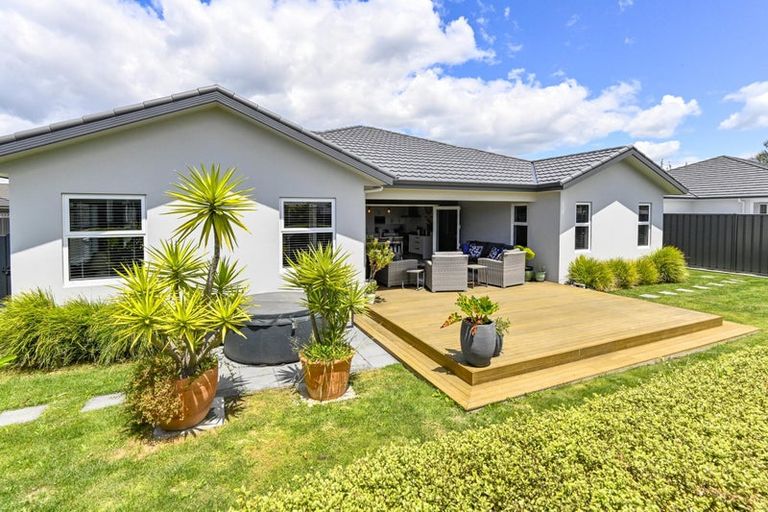 Photo of property in 4 Young Place, Taradale, Napier, 4112