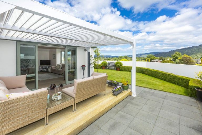 Photo of property in 2a Vernon Grove, Brown Owl, Upper Hutt, 5018