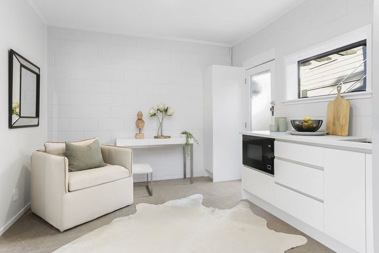 Photo of property in 1/237 Rangatira Road, Beach Haven, Auckland, 0626