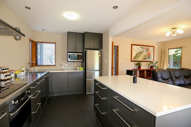 Photo of property in 8a Konini Street, Riccarton, Christchurch, 8041