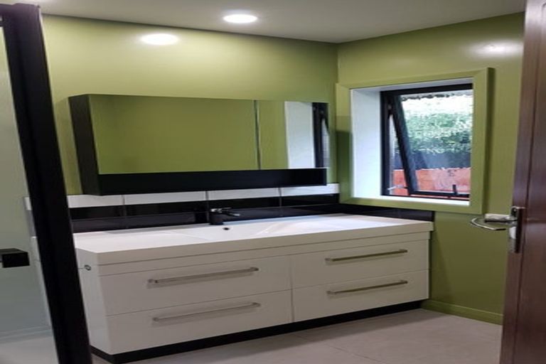 Photo of property in 8 Kinleys Lane, St Albans, Christchurch, 8014