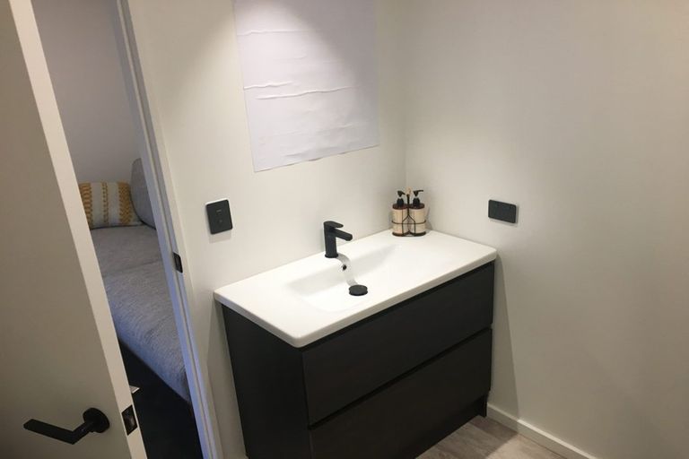 Photo of property in 265 Fernhill Road, Sunshine Bay, Queenstown, 9300