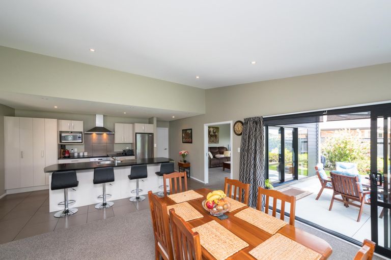 Photo of property in 5 Levi Place, Kelvin Grove, Palmerston North, 4414
