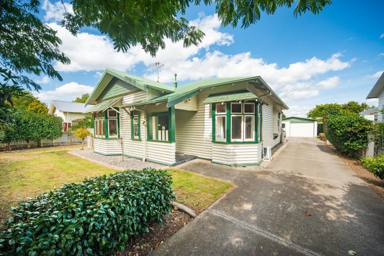 Photo of property in 10 Stanley Avenue, Palmerston North, 4414