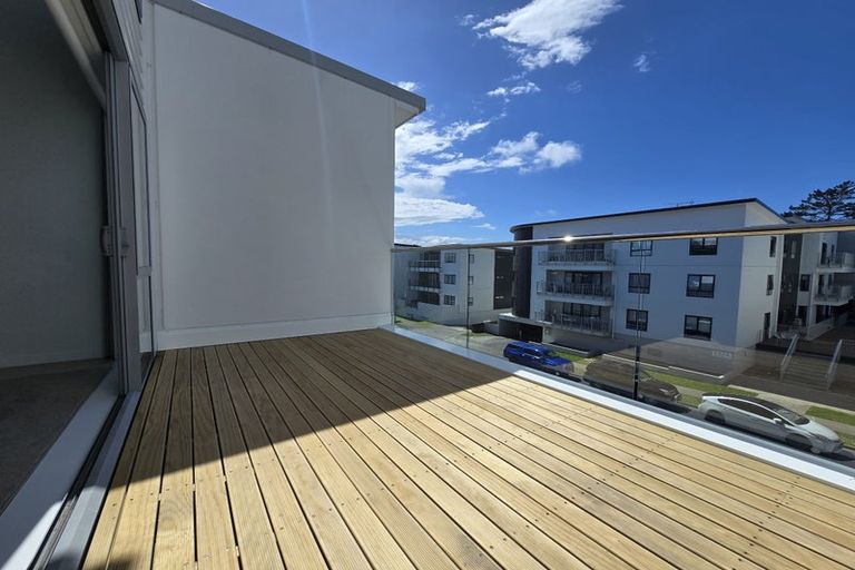 Photo of property in 2d/136 Stancombe Road, Flat Bush, Auckland, 2016