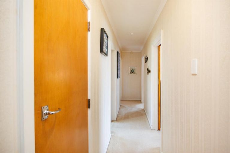 Photo of property in 2 Oaklea Avenue, Marton, 4710