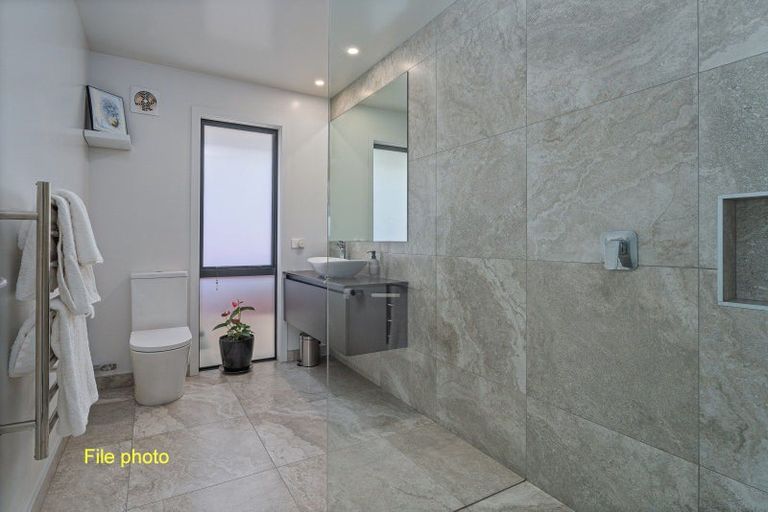 Photo of property in 20 Ngaroma Crescent, Whitianga, 3510