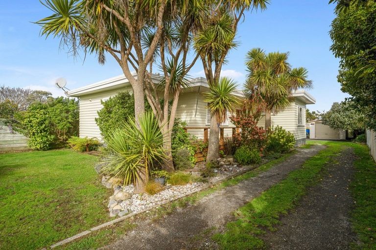Photo of property in 35 Kiharoa Street, Otaki Beach, Otaki, 5512