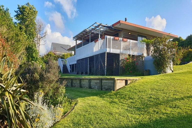 Photo of property in 150 Kaipara Road, Papakura, 2582
