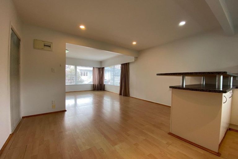 Photo of property in 2/20 Northumberland Avenue, Belmont, Auckland, 0622