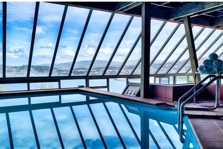 Photo of property in 11 Countess Close, Maupuia, Wellington, 6022