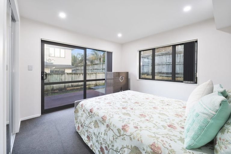 Photo of property in 22 Millcroft Lane, Ranui, Auckland, 0612