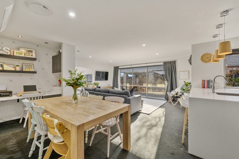 Photo of property in 33 Broadhaven Avenue, Parklands, Christchurch, 8083