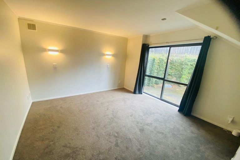 Photo of property in 27 Hale Crescent, Bayview, Auckland, 0629