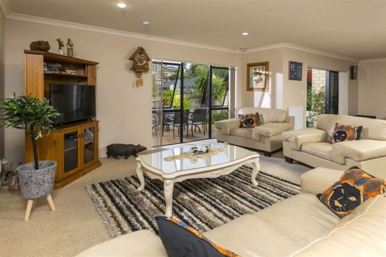 Photo of property in 7 San Vito Place, Henderson, Auckland, 0612