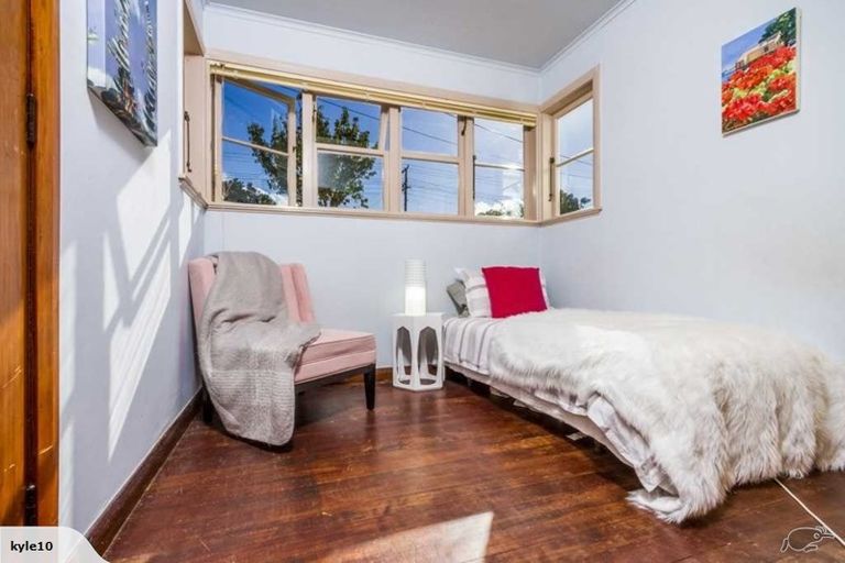 Photo of property in 65 Old Lake Road, Narrow Neck, Auckland, 0624