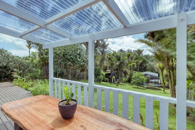 Photo of property in 213 Motutara Road, Muriwai, Waimauku, 0881