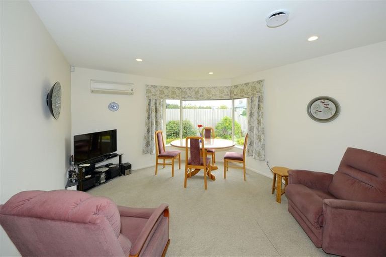 Photo of property in 3 Neathwest Avenue, Broomfield, Christchurch, 8042