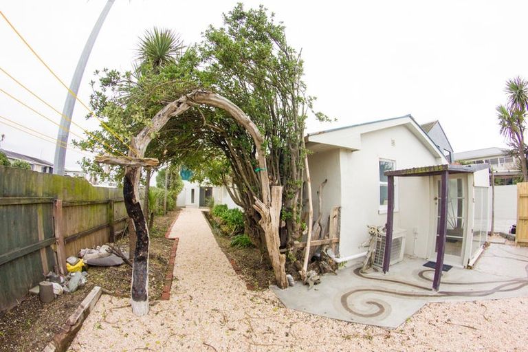 Photo of property in 369 Marine Parade, New Brighton, Christchurch, 8061