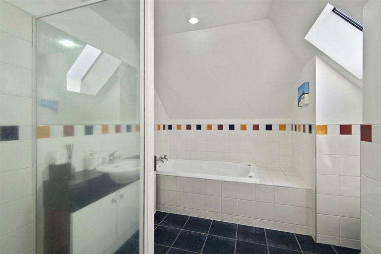 Photo of property in 2 Kemp Lane, Papanui, Christchurch, 8053