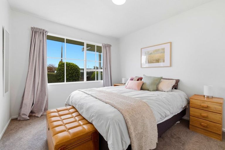 Photo of property in 3 Cowper Place, Avondale, Christchurch, 8061