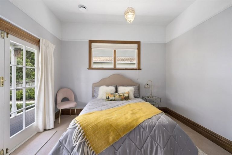 Photo of property in 17 Martin Avenue, Beckenham, Christchurch, 8023