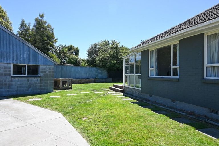 Photo of property in 21 Wildwood Avenue, Wainoni, Christchurch, 8061