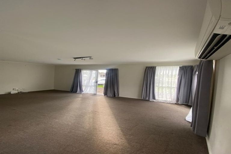 Photo of property in 21 Adel Place, Weymouth, Auckland, 2103