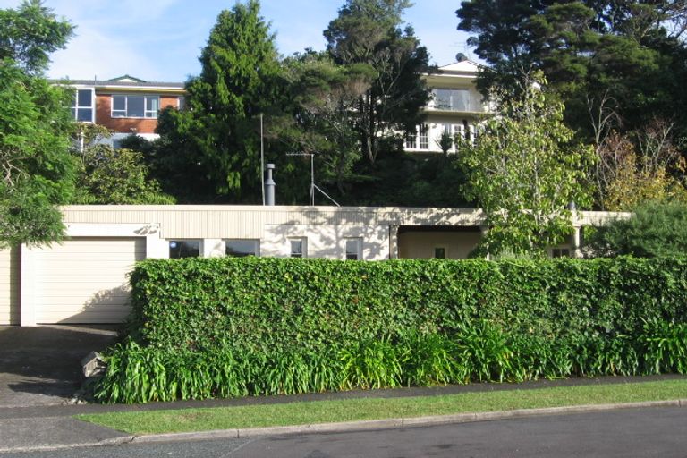 Photo of property in 42 Chatswood Grove, Chatswood, Auckland, 0626