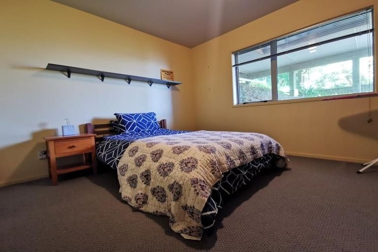 Photo of property in 41 Dress Circle, Newlands, Wellington, 6037