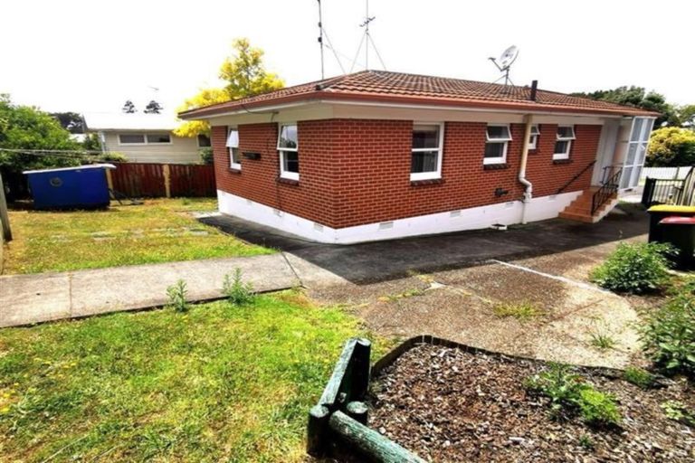 Photo of property in 14 La Trobe Street, Pakuranga Heights, Auckland, 2010