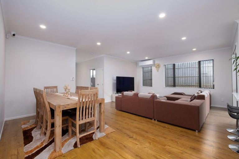 Photo of property in 15 Huahua Crescent, Papakura, 2110