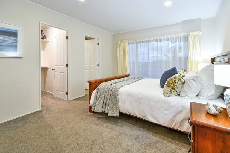 Photo of property in 2 Menen Place, Manurewa, Auckland, 2105