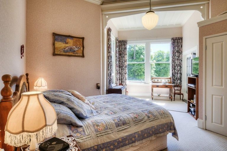 Photo of property in 15 Cameron Road, Bluff Hill, Napier, 4110