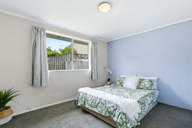 Photo of property in 183d Newlands Road, Newlands, Wellington, 6037