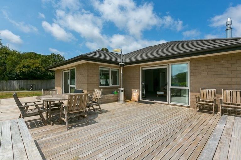 Photo of property in 5 Cross Street, Lepperton, New Plymouth, 4373