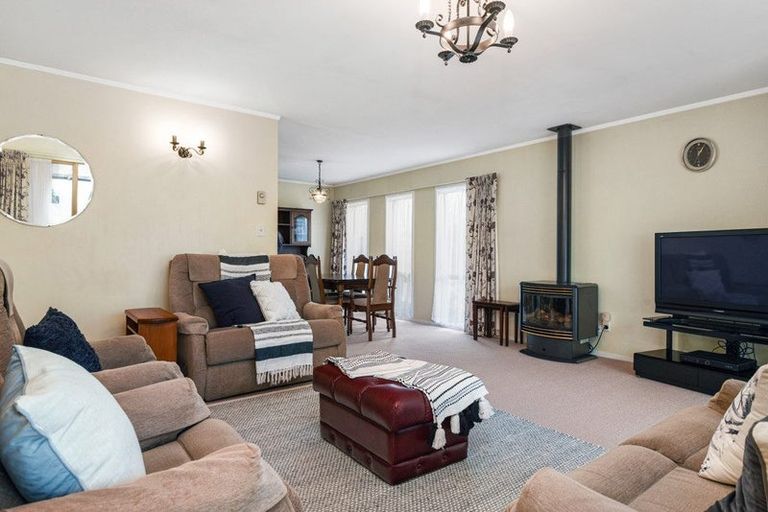Photo of property in 46 Neri Crescent, Pomare, Rotorua, 3015