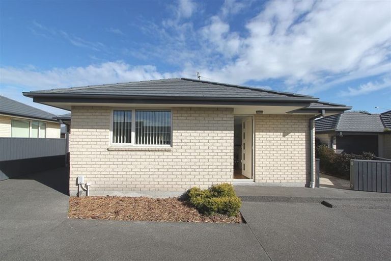 Photo of property in 2/162 Wainoni Road, Avondale, Christchurch, 8061