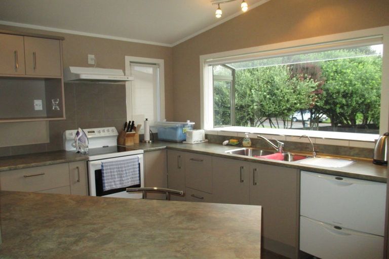 Photo of property in 8 Saturn Crescent, Milson, Palmerston North, 4414