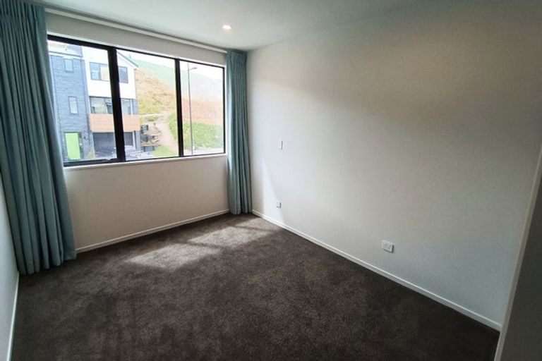 Photo of property in 32 Holystone Road, Whitby, Porirua, 5024