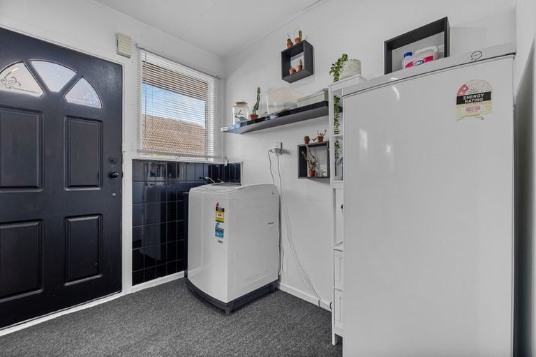 Photo of property in 12 Waratah Street, Avondale, Christchurch, 8061