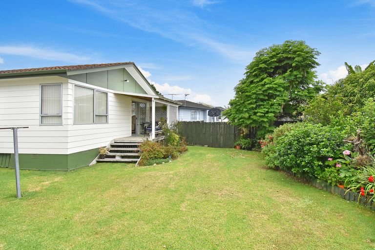 Photo of property in 14 Adel Place, Weymouth, Auckland, 2103