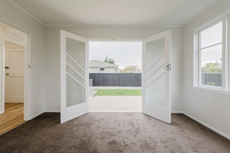 Photo of property in 60 Ellesmere Crescent, Highbury, Palmerston North, 4412