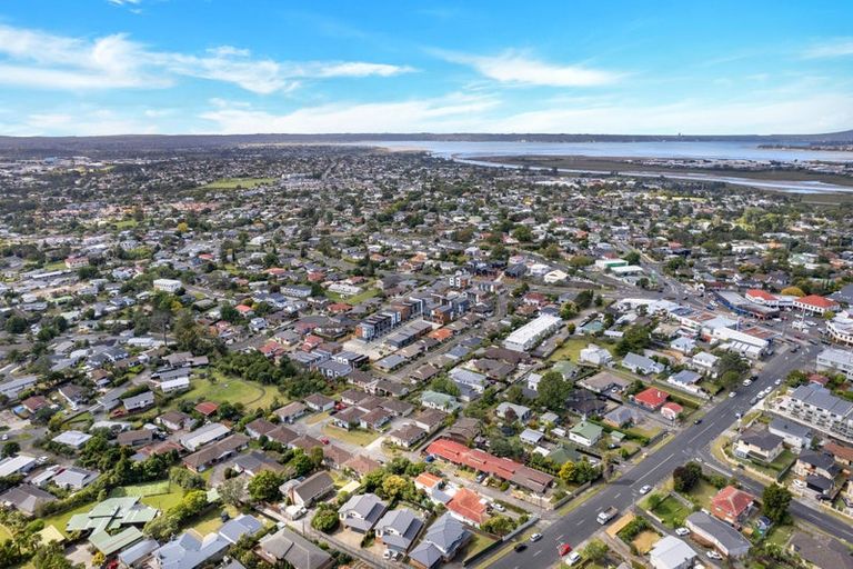 Photo of property in 6 Raupeti Lane, Henderson, Auckland, 0612