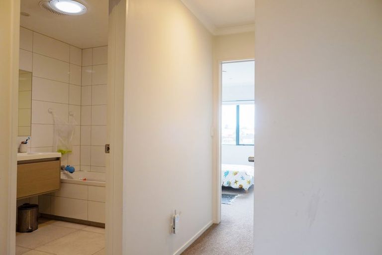 Photo of property in 13 Nganui Avenue, Takanini, 2112