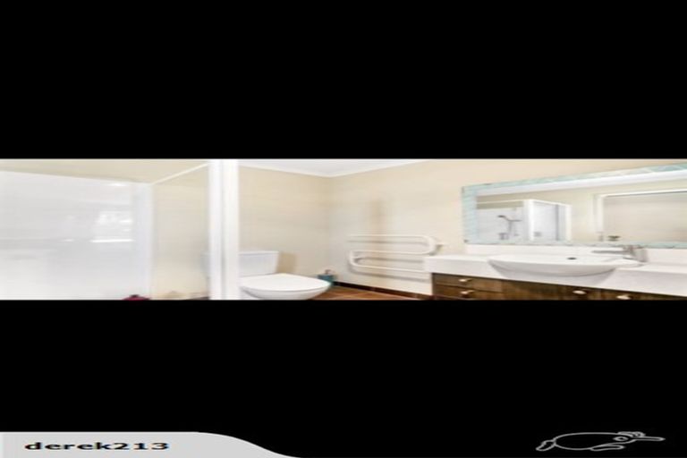 Photo of property in 70 South Kensington Way, Henderson, Auckland, 0612